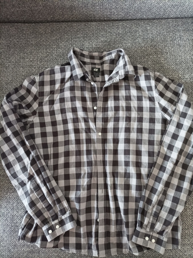 H&M mustaharmaa ruudullinen kauluspaita kokoa L - siisti!