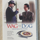 Barry Levinson: WAG THE DOG - häntä heiluttaa koiraa (1997) - pikkukuva 1