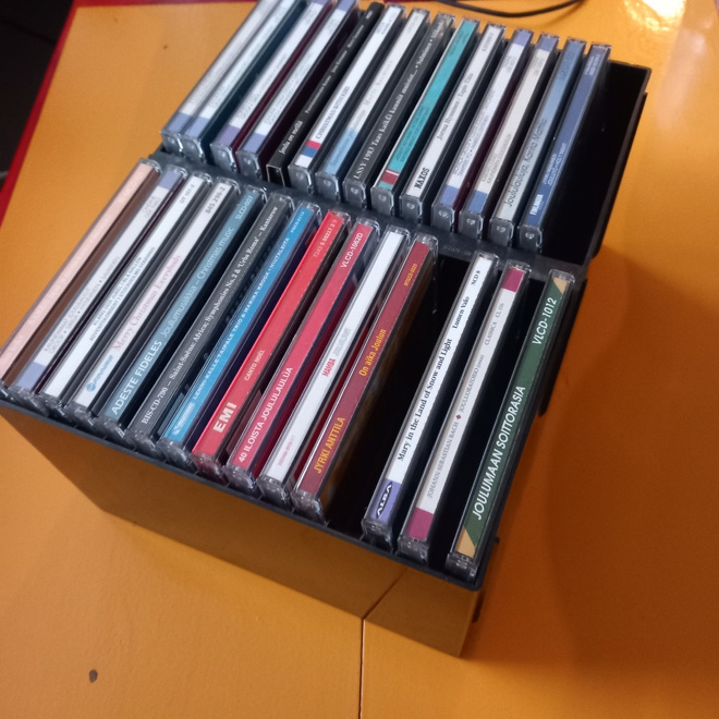 Hyväkuntoisia joulu cd levyjä satsi