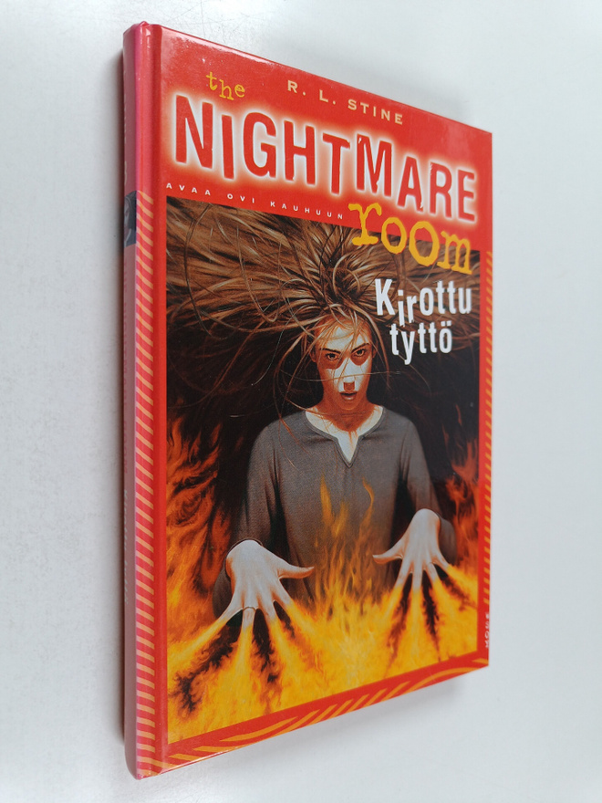 R. L. Stine : Kirottu tyttö