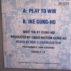 GUNG HO  ::  PLAY TO WIN  ::  VINYYLI  7"     UK  1987 - pikkukuva 2