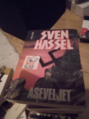Sven hassel aseveljet