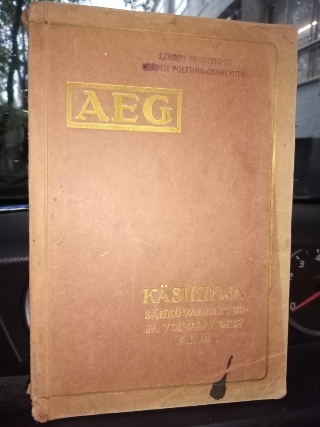 AEG KÄSIKIRJA sähkövalaistus- ja voimalaitoksia varten