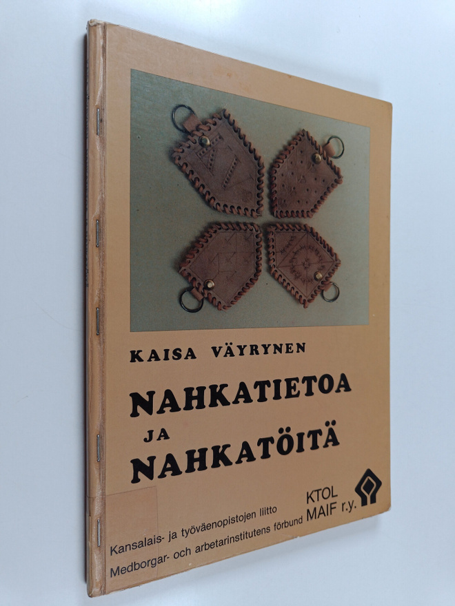 Kaisa Väyrynen : Nahkatietoa ja nahkatöitä