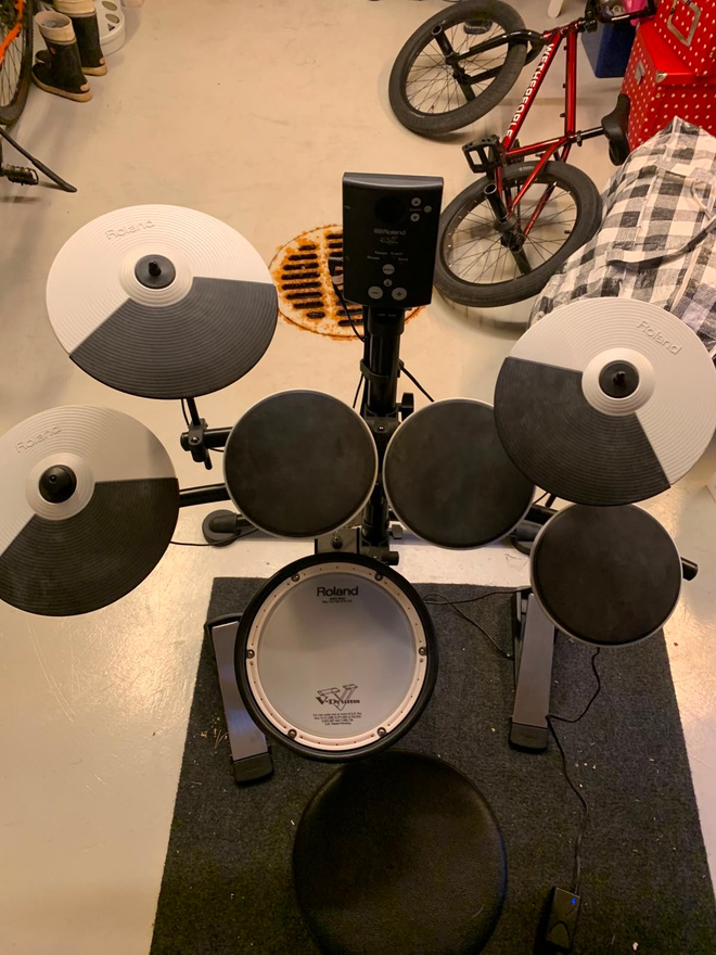 Sähkörumpusetti Roland TD-1KV