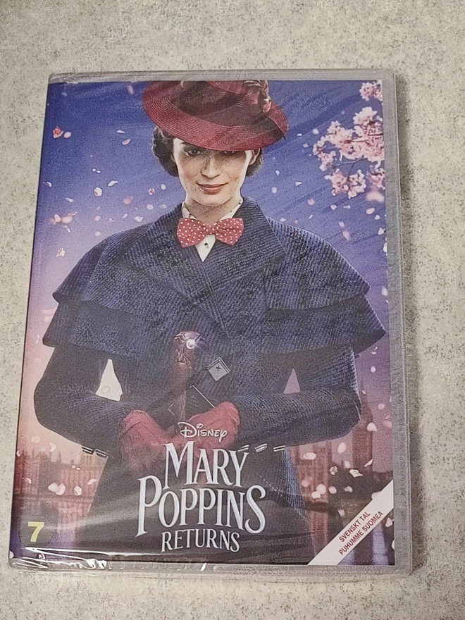 Maija Poppasen paluu UUSI Emily Blunt