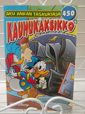 Aku Ankan taskukirja 450 Kauhukaksikko