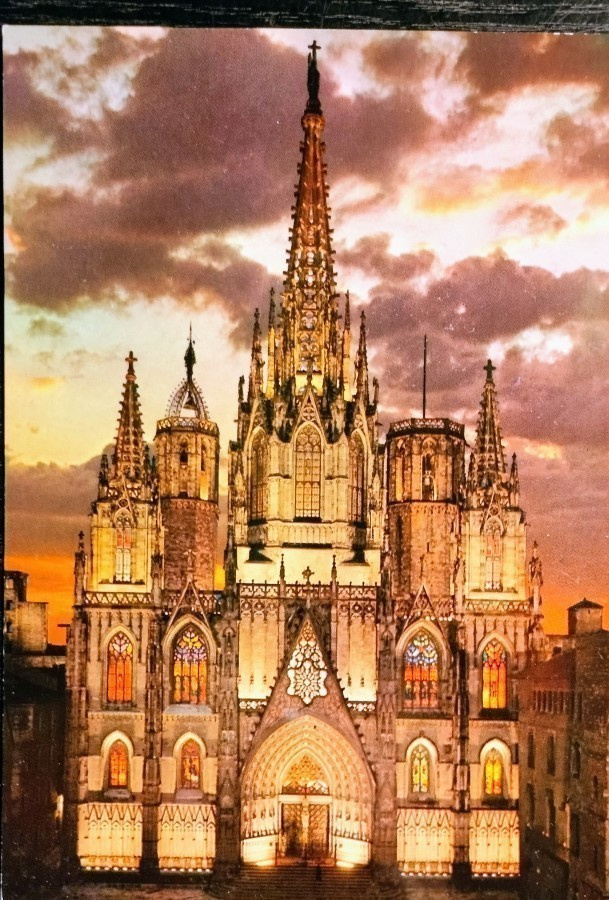 KIRKKO, Barcelona Espanja kulkematon