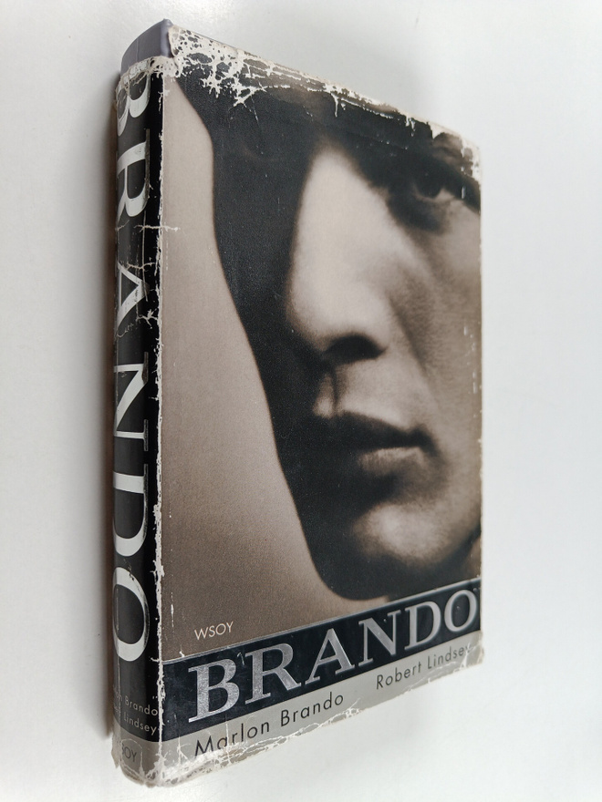 Marlon Brando : Brando
