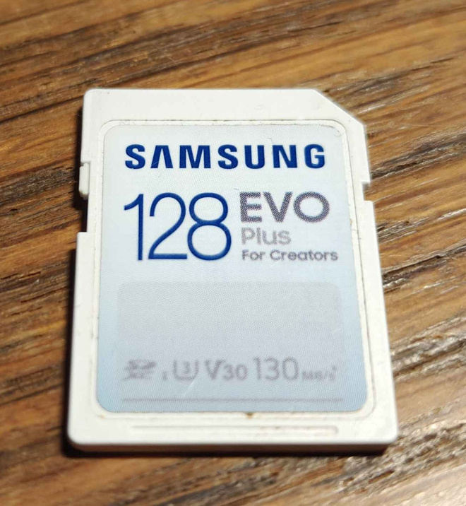 Samsung 128GB EVO Plus UHS-I SD Muistikortti