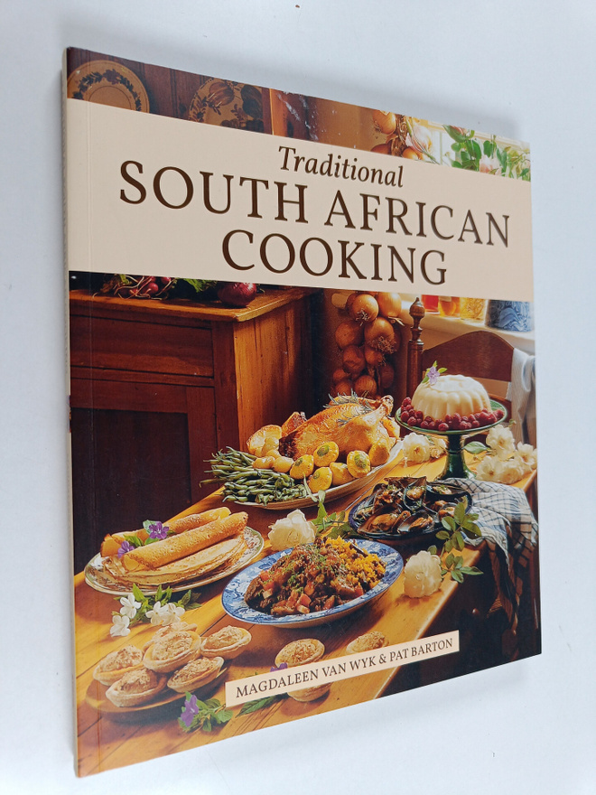 Magdaleen Van Wyk ym. : Traditional South African Cooking