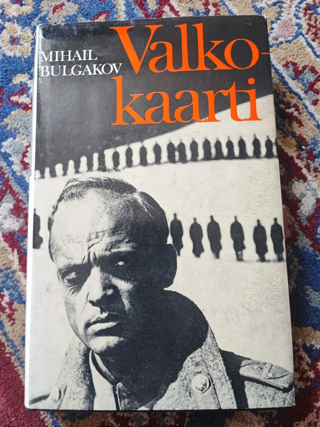 Valkokaarti Mihail Bulgakov