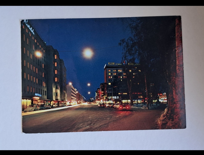 Oulu, Hallituskatu illalla, kulkenut 1978