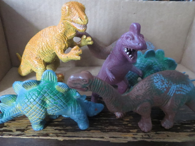Kuusi dinosaurusta