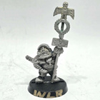 WH40K - Squat Hughes Phalanx Standard Bearer [S181] - pikkukuva 1