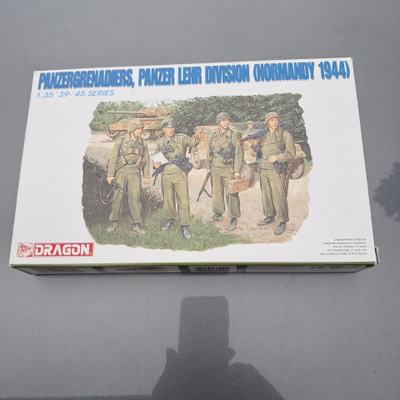 Dragon 1/35 Panzer Grenadiers Lehr 1944