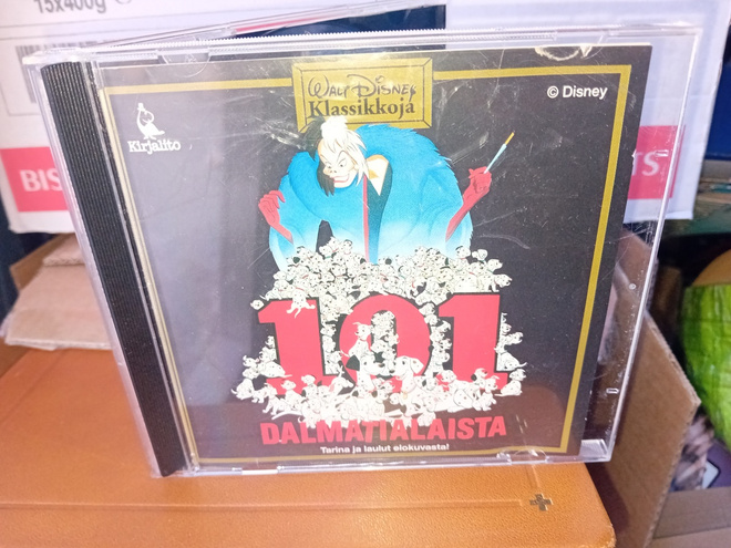 CD Disney  : 101 Dalmatialaista ( SIS POSTIKULU  )