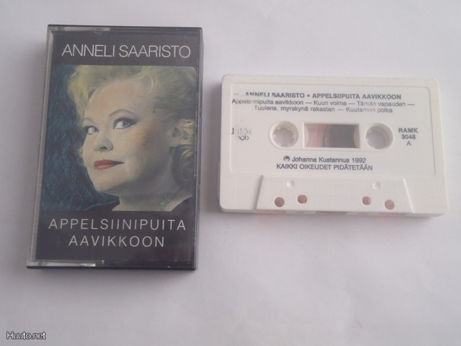 ANNELI SAARISTO - APPELSIINIPUITA AAVIKKOON c-kasetti