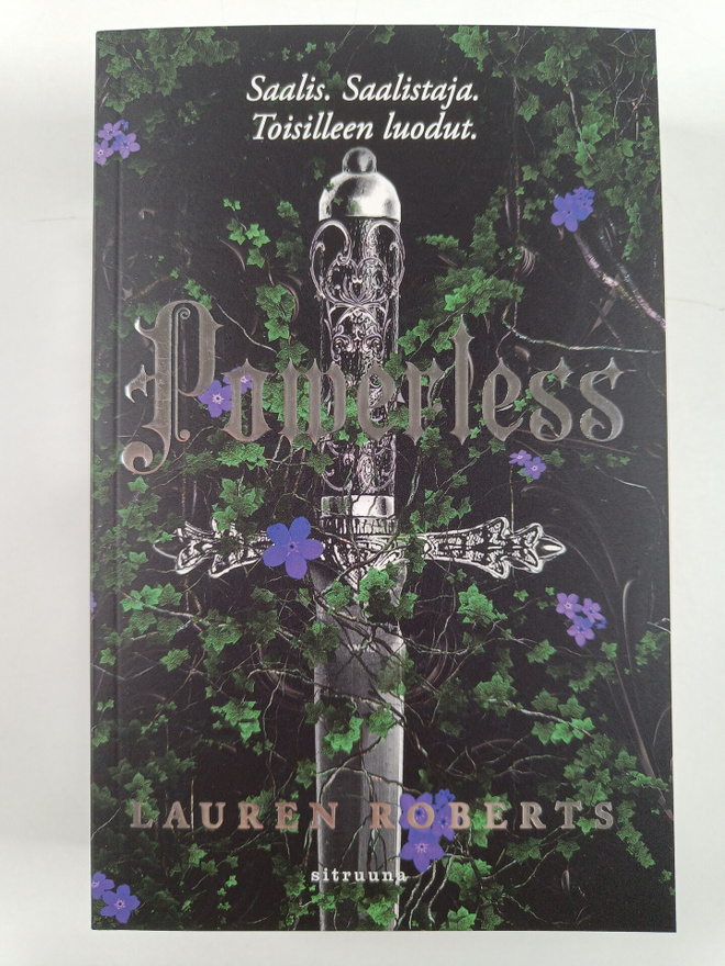 Lauren Roberts : Powerless