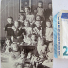 VANHA Valokuva Lapset Paljon Nukkeja Leluja ym 1900-l - pikkukuva 1