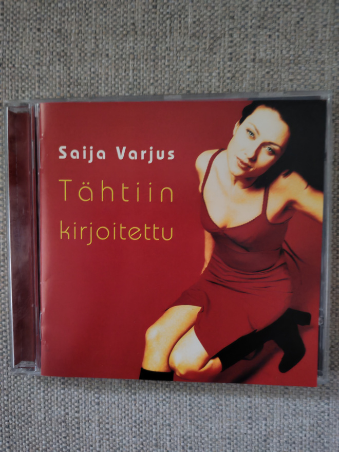 Saija Varjus Tähtiin kirjoitettu cd