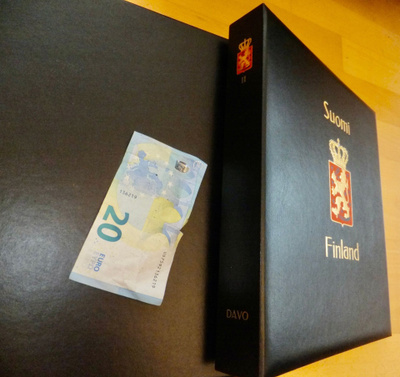 HYVÄ Davo Suomi Kansio II 1990-1995 Kohtalaisesti Merkkejä