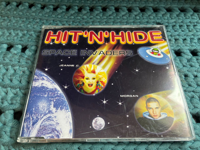 HIT 'N' HIDE - SPACE INVADERS CDS