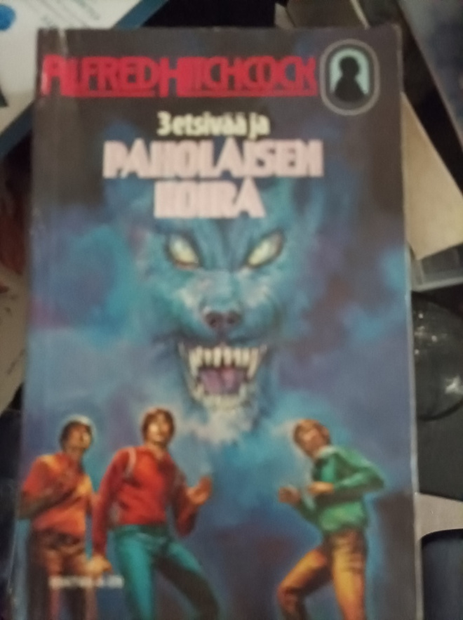 Hitchcock Kolme etsivää ja paholaisen koira