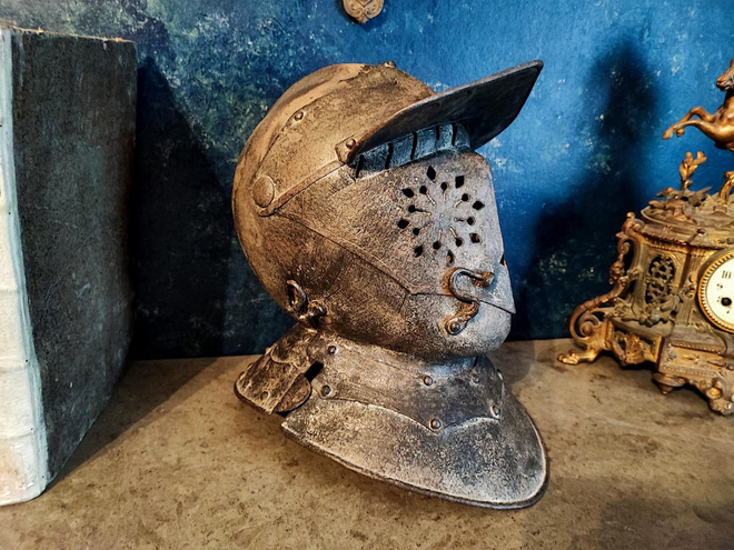 Ritarin (ratsuväensotilaan) taistelukypärä, 1800-l.