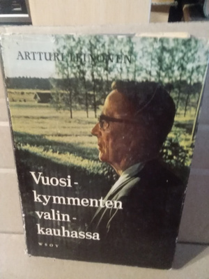 Artturi Leinonen: Vuosikymmenten valinkauhassa