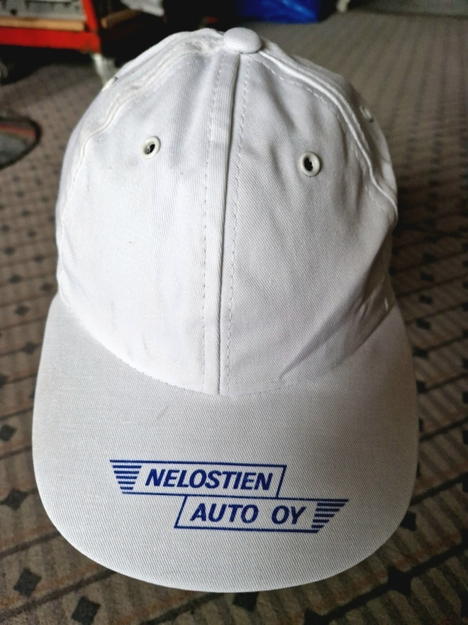 Nelostien auto Oy Vintage lippis.Fiat