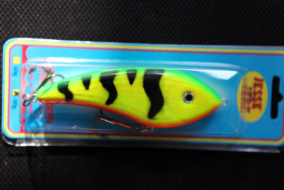 JESSE JERK 12cm, 80g Väri: 04
