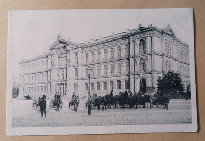 Helsinki, Ateneum, pitkä rivi vossikoita, p. 1914 + sens.