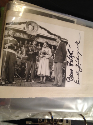 Emil Zátopek & Dana Zátopková nimikirjoitus valokuvassa