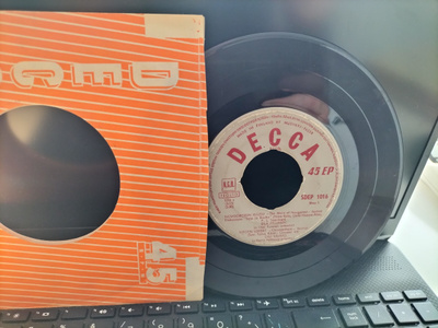 V/A, Novgorodin ruusu, 7'' -61