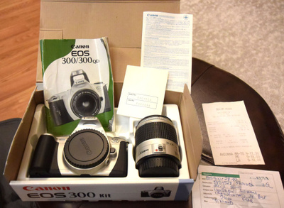 CANON EOS 300 KIT TÄYDELLINEN VINTAGE KAMERAPAKETTI