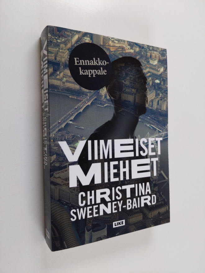 Christina Sweeney-Baird : Viimeiset miehet (näytekappale)