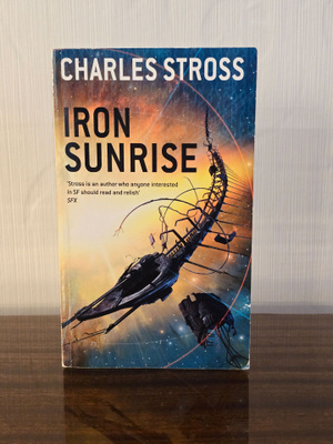 Iron Sunrise (Charles Stross, pehmeäkantinen)