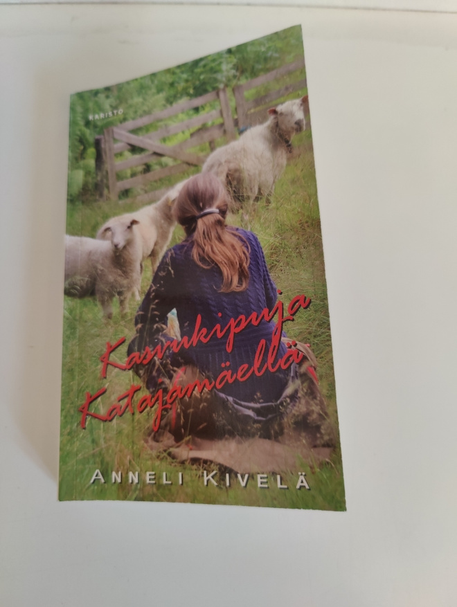 Anneli Kivelä; Kasvukipuja Katajamäellä