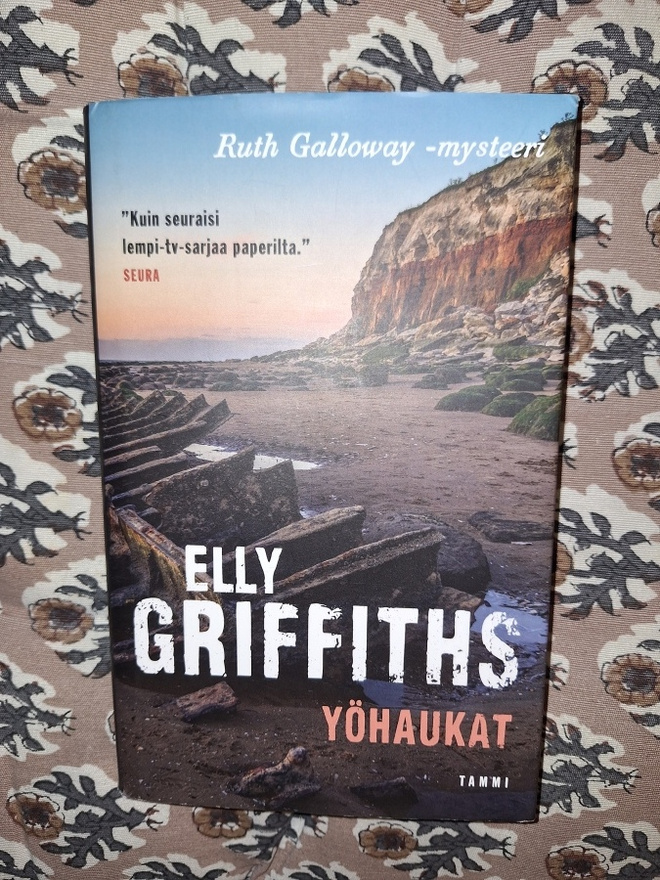 Elly Griffiths : Yöhaukat 1p
