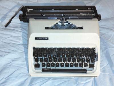 Adler Junior 12 Automatic kirjoituskone