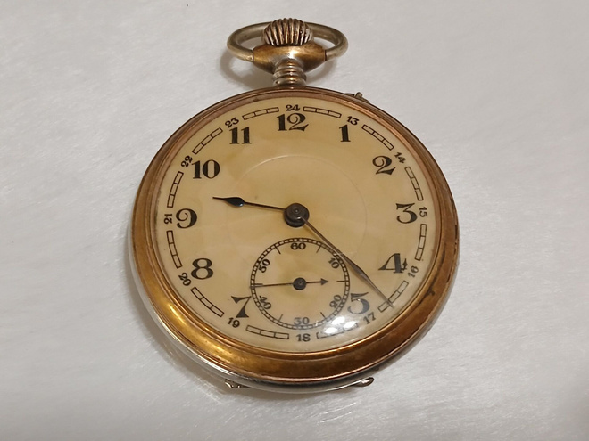 Toimiva Antiikki taskukello 1900