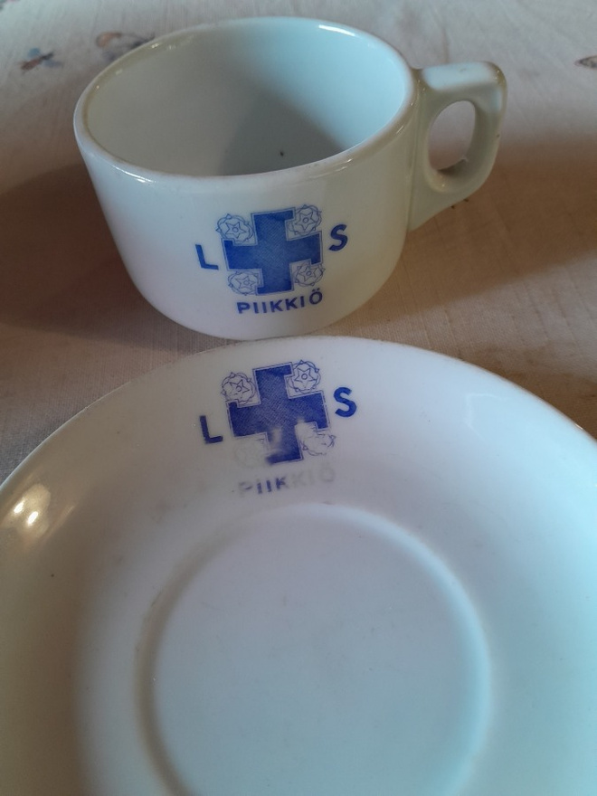 lotta svär piikkiö kahvikuppi