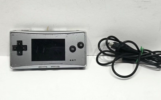 Nintendo Gameboy Advance Micro konsoli
