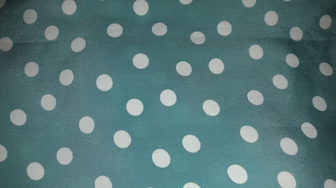 Turkoosi polka dot vuorikangas 90x100cm