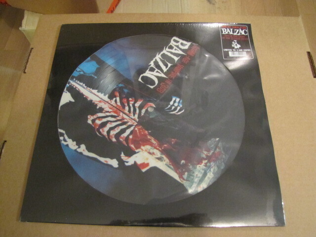 Balzac out of the light lp kuvalevy muoveissa