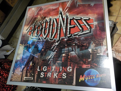 LOUDNESS - LIGHTNING STRIKES LP KOLMELLA NIMMARILLA