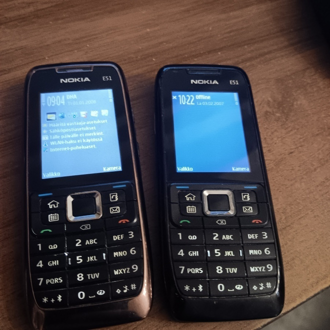 Nokia  e51