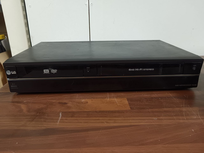 LG Tallentava vhs+dvd+RW (PROJEKTI)