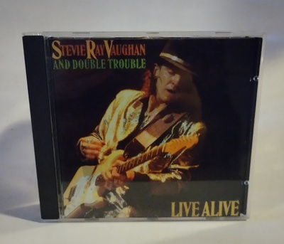 STEVIE RAY VAUGHAN: LIVE ALIVE  (CD)